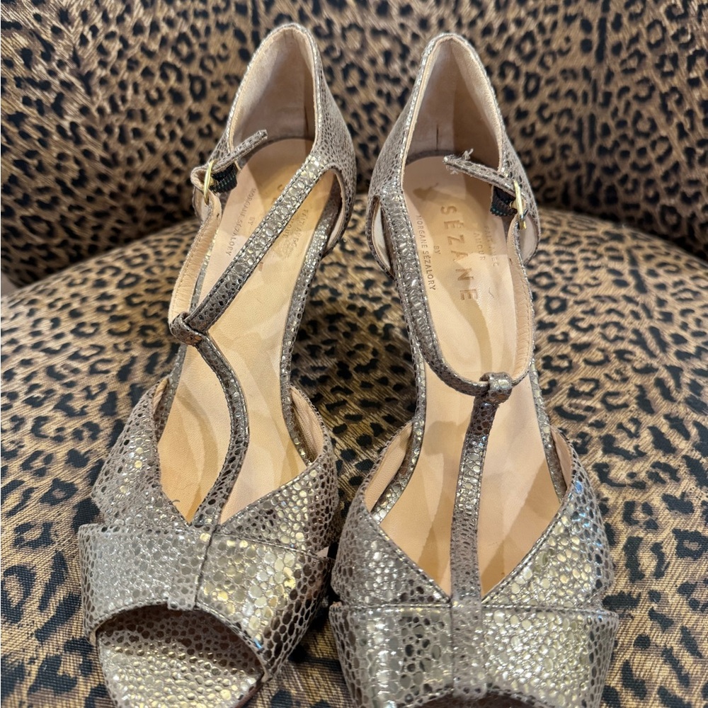 Sezane Gold T-Strap Heels - Picture 2 of 5
